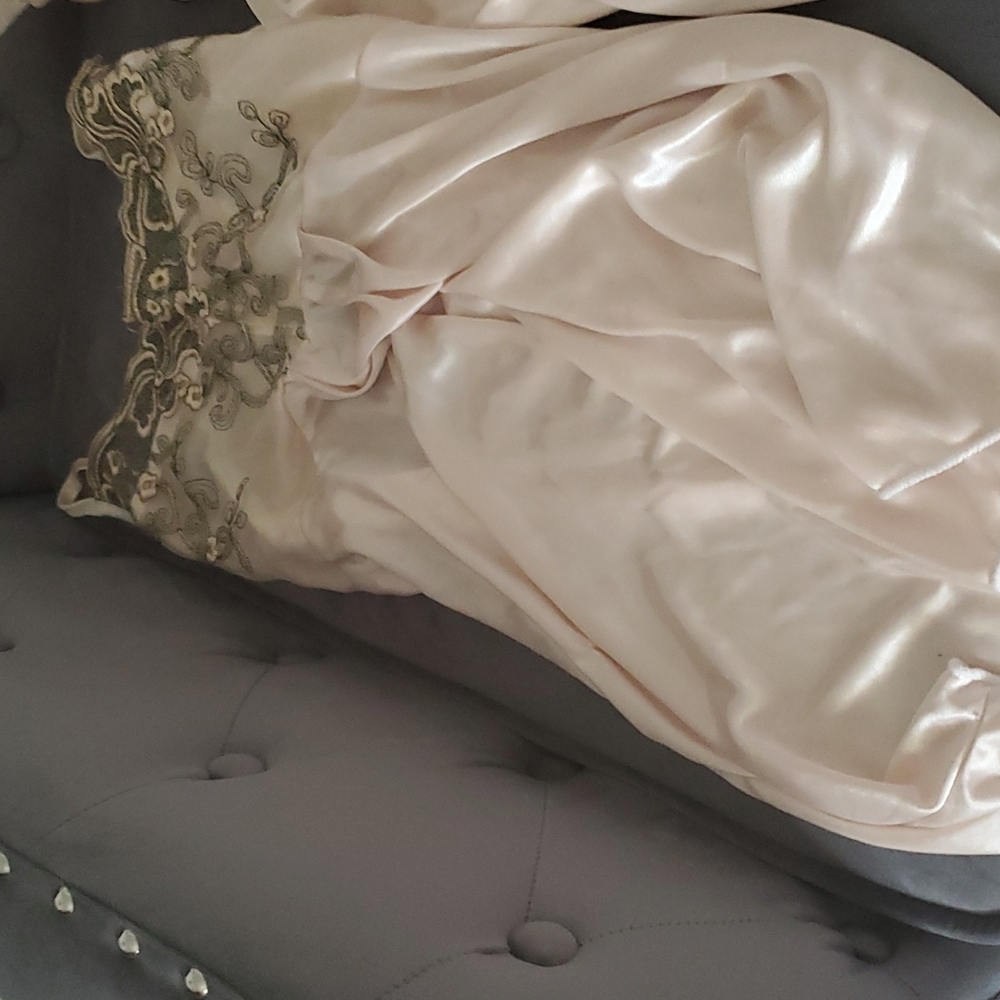 Sleepware - Picture 3 of 4